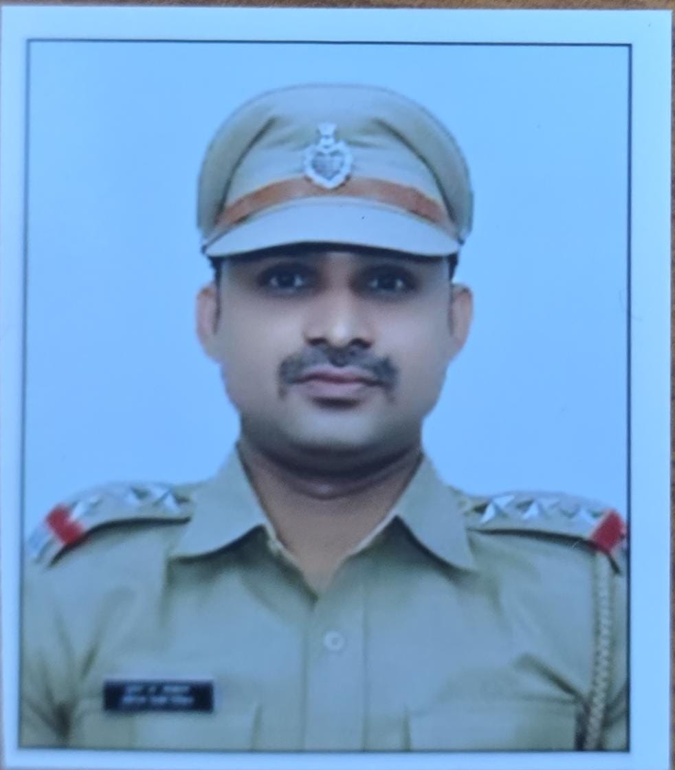 एपीआय तुषार चव्हाण